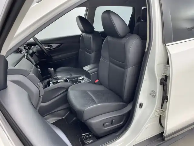 日産 エクストレイル 20Xi Vセレクション 新潟県 2020(令2)年 5.4万km ブリリアントホワイトパール 4WD/プロパイロット/KENWOODメモリナビ【MDV-D307】/　ワンセグTV/CD/DVD/USB/レーダークルーズコントロール/衝突被害軽減ブレーキ/レーンキープアシスト/パワーバックドア/前席パワーシート/レザーシート/全席シートヒーター/全方位モニター/インテリジェントルームミラー/ETC/前後コーナーセンサー/LEDヘッドライト/オートマチックハイビーム/アイドリングストップ/ミラーヒーター/レザーステアリング/ステアリングスイッチ