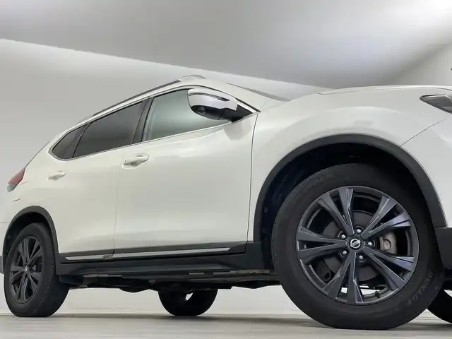 日産 エクストレイル 20Xi Vセレクション 新潟県 2020(令2)年 5.4万km ブリリアントホワイトパール 4WD/プロパイロット/KENWOODメモリナビ【MDV-D307】/　ワンセグTV/CD/DVD/USB/レーダークルーズコントロール/衝突被害軽減ブレーキ/レーンキープアシスト/パワーバックドア/前席パワーシート/レザーシート/全席シートヒーター/全方位モニター/インテリジェントルームミラー/ETC/前後コーナーセンサー/LEDヘッドライト/オートマチックハイビーム/アイドリングストップ/ミラーヒーター/レザーステアリング/ステアリングスイッチ
