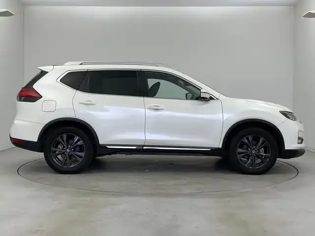 日産 エクストレイル 20Xi Vセレクション 新潟県 2020(令2)年 5.4万km ブリリアントホワイトパール 4WD/プロパイロット/KENWOODメモリナビ【MDV-D307】/　ワンセグTV/CD/DVD/USB/レーダークルーズコントロール/衝突被害軽減ブレーキ/レーンキープアシスト/パワーバックドア/前席パワーシート/レザーシート/全席シートヒーター/全方位モニター/インテリジェントルームミラー/ETC/前後コーナーセンサー/LEDヘッドライト/オートマチックハイビーム/アイドリングストップ/ミラーヒーター/レザーステアリング/ステアリングスイッチ
