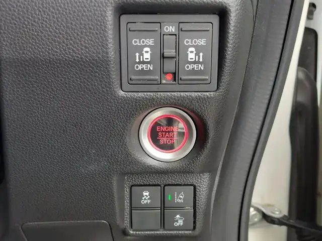 ホンダ Ｎ ＢＯＸ カスタム G EX ターボ ホンダセンシング 東京都 2018(平30)年 7.6万km プレミアムホワイトパールⅡ 無限フロントグリル/アルパイン製11型フローティングナビ/　・フルセグＴＶ/　・Bluetooth接続/バックカメラ/アルパイン製リヤヘッドレストモニター×２/ドライブレコーダー/ビルトインETC/Honda SENSING/・衝突軽減ブレーキ/・誤発進抑制機能/・路外逸脱抑制機能/・アダプティブクルーズコントロール/プッシュスタート/パドルシフト/両側パワースライドドア/レザー調シートカバー Clazzio/後席ロールサンシェード/LEDヘッドライト/オートライト/純正フロアマット/純正15インチアルミホイール/スマートキー