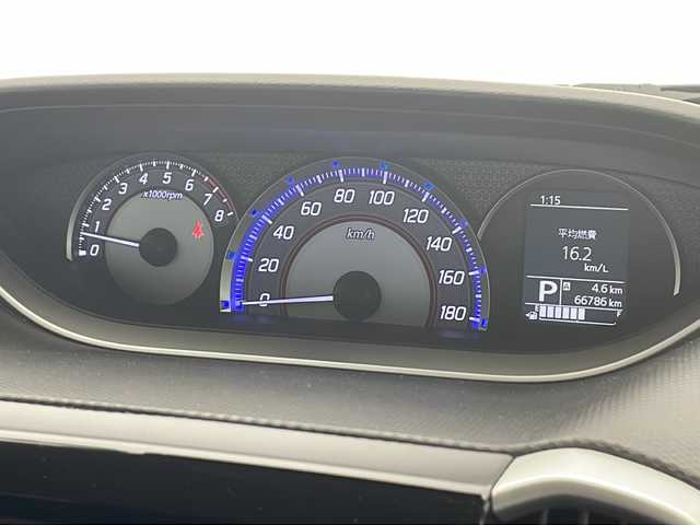 スズキ ソリオ バンディット HV MV 千葉県 2020(令2)年 6.7万km ピュアホワイトP ・衝突軽減ブレーキ/・レーンキープアシスト/・レーダークルーズコントロール/・純正ナビ/・バックカメラ/・Bluetooth/CD/DVD/TV/・両側パワースライドドア/・スマートキー/・プッシュスタート/・バックセンサー/・オートライト/・オートマチックハイビーム/・フォグ/・ISOFIX/・パドルシフト/・ウィンカーミラー/・ステアリングリモコン