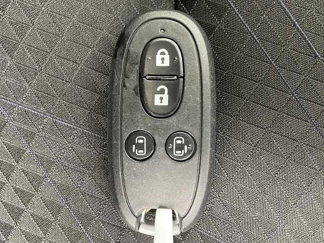 スズキ ソリオ バンディット HV MV 千葉県 2020(令2)年 6.7万km ピュアホワイトP ・衝突軽減ブレーキ/・レーンキープアシスト/・レーダークルーズコントロール/・純正ナビ/・バックカメラ/・Bluetooth/CD/DVD/TV/・両側パワースライドドア/・スマートキー/・プッシュスタート/・バックセンサー/・オートライト/・オートマチックハイビーム/・フォグ/・ISOFIX/・パドルシフト/・ウィンカーミラー/・ステアリングリモコン