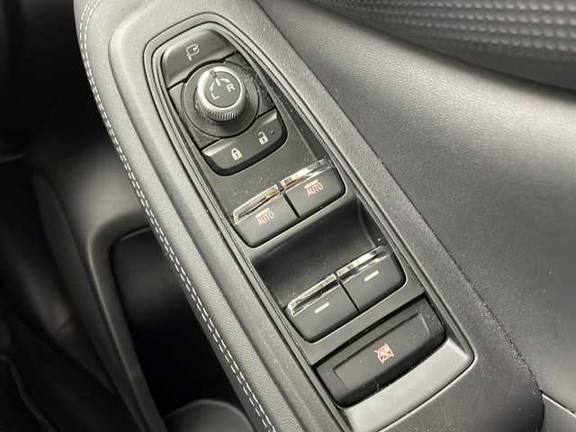 スバル フォレスター ハイブリッド アドバンス 茨城県 2019(令1)年 6.7万km クリスタルホワイトP 純正ナビ/フルセグTV/バックカメラ/ETC/ドライブレコーダー/BSM/追従クルーズコントロール/パドルシフト/電動リアゲート/シートヒーター/コーナーセンサー/LEDヘッドライト