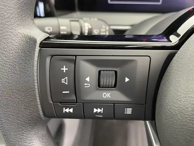 日産 ノート X 富山県 2024(令6)年 3.8万km ピュアホワイトパール 純正9型ナビ【MM223-L】/（AM/FM/USB/SD/BT）/フルセグＴＶ/衝突被害軽減ブレーキ/コーナーセンサー前後/オートLEDヘッドライト/横滑り防止装置/ETC/ドライブレコーダー/スマートキー/プッシュスタート/純正フロアマット/取扱説明書