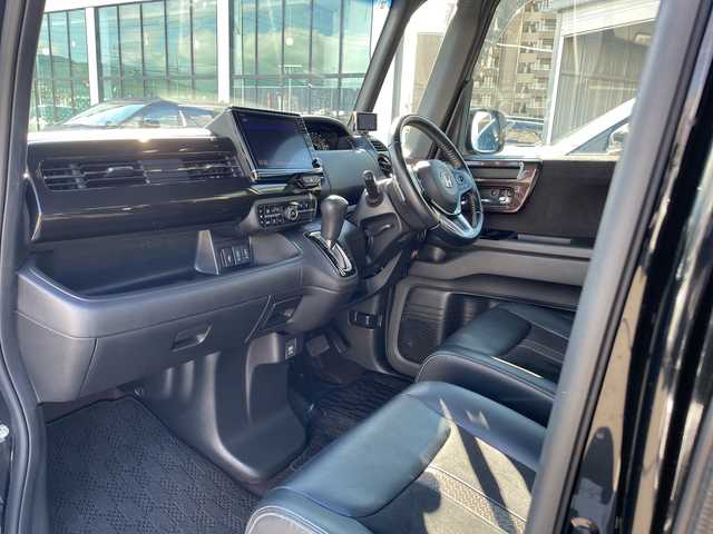 ホンダ Ｎ ＢＯＸ カスタム G EX ターボ ホンダセンシング 長野県 2018(平30)年 6万km クリスタルブラックパール 禁煙車/ターボ過給機/純正8インチナビ【VXU-185NBi】/(FM/AM/Bluetooth/フルセグTV/CD/DVD)/前後ドライブレコーダー/COMTECレーダー/ホンダセンシング/・衝突被害軽減システム/・レーンキープアシスト/・追従機能付きクルーズコントロール/両側電動スライドドア/バックカメラ/ETC/後方コーナーセンサー/純正フロアマット/ハーフレザーシート/LEDヘッドライト/AAC/オートライト/スマートキー/プッシュスタート/ドアバイザー/フォグランプ/カーテンエアバッグ/サイドエアバッグ/ABS/横滑り防止装置/イモビライザー/パワーウインドウ/パワーステアリング