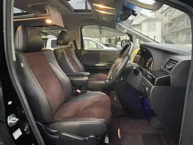 トヨタ アルファード 240S タイプゴールドⅡ 埼玉県 2014(平26)年 6.1万km ブラック ワンオーナー/ツインムーンルーフ/純正ナビTV/純正フリップダウンモニター/バックカメラ/ビルトインETC/前方ドライブレコーダー/ハーフレザーシート/両側パワースライドドア/パワーバックドア/クルーズコントロール/クリアランスソナー/社外18インチアルミ/純正AW＋スタッドレス車載/プッシュスタート/スマートキー/保証書付整備手帳/取扱説明書