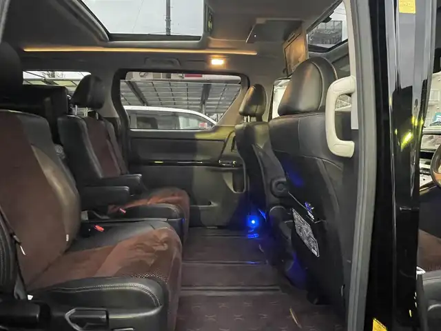 トヨタ アルファード 240S タイプゴールドⅡ 埼玉県 2014(平26)年 6.1万km ブラック ワンオーナー/ツインムーンルーフ/純正ナビTV/純正フリップダウンモニター/バックカメラ/ビルトインETC/前方ドライブレコーダー/ハーフレザーシート/両側パワースライドドア/パワーバックドア/クルーズコントロール/クリアランスソナー/社外18インチアルミ/純正AW＋スタッドレス車載/プッシュスタート/スマートキー/保証書付整備手帳/取扱説明書