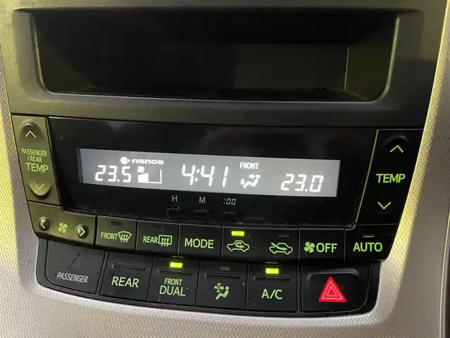 トヨタ アルファード 240S タイプゴールドⅡ 埼玉県 2014(平26)年 6.1万km ブラック ワンオーナー/ツインムーンルーフ/純正ナビTV/純正フリップダウンモニター/バックカメラ/ビルトインETC/前方ドライブレコーダー/ハーフレザーシート/両側パワースライドドア/パワーバックドア/クルーズコントロール/クリアランスソナー/社外18インチアルミ/純正AW＋スタッドレス車載/プッシュスタート/スマートキー/保証書付整備手帳/取扱説明書