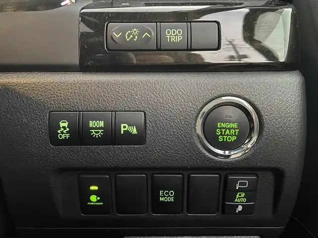 トヨタ アルファード 240S タイプゴールドⅡ 埼玉県 2014(平26)年 6.1万km ブラック ワンオーナー/ツインムーンルーフ/純正ナビTV/純正フリップダウンモニター/バックカメラ/ビルトインETC/前方ドライブレコーダー/ハーフレザーシート/両側パワースライドドア/パワーバックドア/クルーズコントロール/クリアランスソナー/社外18インチアルミ/純正AW＋スタッドレス車載/プッシュスタート/スマートキー/保証書付整備手帳/取扱説明書