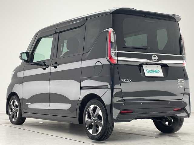 日産 ルークス ハイウェイスター X 愛知県 2022(令4)年 1.9万km ブラック 純正ディズプレイオーディオ　ナビ機能なし/全方位カメラ/片側パワースライド/バックカメラ/コーナーセンサー/純正アルミホイール/LEDヘッドライト/オートライト/Bluetooth/ステアリングスイッチ/スマートキー/プッシュスタート