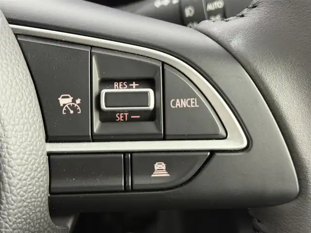 スズキ ジムニー ノマド FC 愛知県 2025(令7)年 0.1万km アークティックホワイトパール 登録済未使用車/ワンオーナー/保証書/取扱説明書/純正8型ナビ/（BT/DVD/CD/AM/FM/HDMI）/バックカメラ/スズキセーフティサポート/・衝突被害軽減ブレーキ/・誤発進抑制機能/・車線逸脱抑制機能/・ハイビームアシスト/・アダプティブクルーズコントロール/ETC2.0/シートヒーター/純正アルミホイール/純正フロアマット/純正ドライブレコーダー/LEDライト