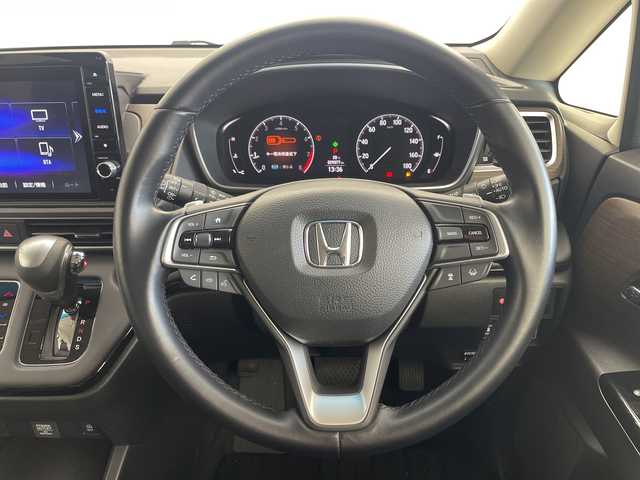 ホンダ オデッセイ アブソルート 愛知県 2021(令3)年 3万km プレミアムヴィーナスブラックP /純正10インチナビ//CD DVD BT フルセグTV FM AM//AppleCarPlay AndroidAuto//アラウンドビューモニター//アダプティブクルーズコントロール//両側パワースライドドア//前後ドライブレコーダー//運転席8ウェイパワーシート//ハーフレザーシート//セカンドシートオットマン//LEDオートヘッドライト//前後シーケンシャルウインカー//前後コーナーセンサー//ホンダセンシング//CMBS衝突軽減ブレーキ//レーンキープアシスト//誤発進抑制機能//ヒルスタートアシスト機能//Hondaスマートパーキングアシストシステム//エコアシストECONモード//ISOFIX//リアクーラー//純正ドアバイザー//純正フロアマット//木目調インストルメントパネル//木目調フロントドアパネル//本革巻ステアリングホイール//スマートキー//スペアキー