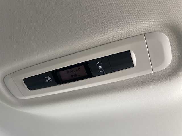 ホンダ オデッセイ アブソルート 愛知県 2021(令3)年 3万km プレミアムヴィーナスブラックP /純正10インチナビ//CD DVD BT フルセグTV FM AM//AppleCarPlay AndroidAuto//アラウンドビューモニター//アダプティブクルーズコントロール//両側パワースライドドア//前後ドライブレコーダー//運転席8ウェイパワーシート//ハーフレザーシート//セカンドシートオットマン//LEDオートヘッドライト//前後シーケンシャルウインカー//前後コーナーセンサー//ホンダセンシング//CMBS衝突軽減ブレーキ//レーンキープアシスト//誤発進抑制機能//ヒルスタートアシスト機能//Hondaスマートパーキングアシストシステム//エコアシストECONモード//ISOFIX//リアクーラー//純正ドアバイザー//純正フロアマット//木目調インストルメントパネル//木目調フロントドアパネル//本革巻ステアリングホイール//スマートキー//スペアキー