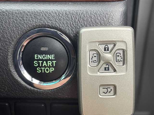 トヨタ ヴェルファイア 2．4Z プラチナセレクションⅡ 茨城県 2010(平22)年 6.6万km ホワイトパールクリスタルシャイン 純正ナビ/CD/DVD/AUX/フルセグTV/アルパイン後席フリップダウンモニター/バックカメラ/スペアキー/ETC/両側パワースライドドア/パワーバックドア/純正18インチAW/オットマン/社外フロアマット