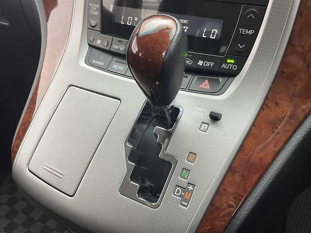 トヨタ ヴェルファイア 2．4Z プラチナセレクションⅡ 茨城県 2010(平22)年 6.6万km ホワイトパールクリスタルシャイン 純正ナビ/CD/DVD/AUX/フルセグTV/アルパイン後席フリップダウンモニター/バックカメラ/スペアキー/ETC/両側パワースライドドア/パワーバックドア/純正18インチAW/オットマン/社外フロアマット