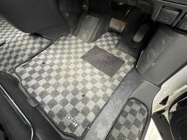 トヨタ ヴェルファイア 2．4Z プラチナセレクションⅡ 茨城県 2010(平22)年 6.6万km ホワイトパールクリスタルシャイン 純正ナビ/CD/DVD/AUX/フルセグTV/アルパイン後席フリップダウンモニター/バックカメラ/スペアキー/ETC/両側パワースライドドア/パワーバックドア/純正18インチAW/オットマン/社外フロアマット