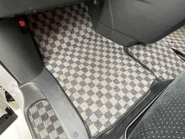 トヨタ ヴェルファイア 2．4Z プラチナセレクションⅡ 茨城県 2010(平22)年 6.6万km ホワイトパールクリスタルシャイン 純正ナビ/CD/DVD/AUX/フルセグTV/アルパイン後席フリップダウンモニター/バックカメラ/スペアキー/ETC/両側パワースライドドア/パワーバックドア/純正18インチAW/オットマン/社外フロアマット