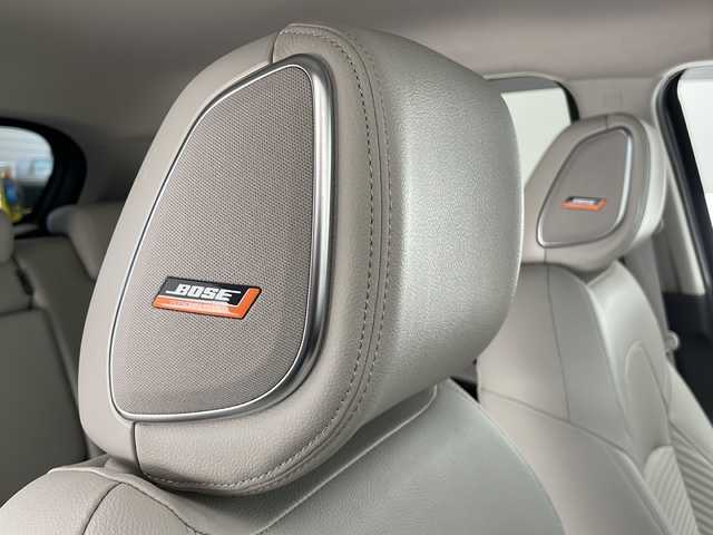 日産 オーラ G FOUR レザーエディション 長野県 2023(令5)年 5.6万km ダークメタルグレー 4WD/寒冷地仕様/純正ナビ/BOSEサウンドシステム/プロパイロット/追従型クルーズコントロール/アラウンドビューモニター/バックカメラ/デジタルインナーミラー/フルセグTV/Bluetooth/USB/HDMI/ビルトインETC/レザーシート/革巻きステアリング/ステアリングスイッチ/ステアリングヒーター/シートヒーター（運転席、助手席）/オートライト/LEDヘッドライト/フォグランプ/オートマチックハイビーム/純正フロアマット/純正アルミホイール/置くだけ充電/電動格納ミラー/ドアバイザー