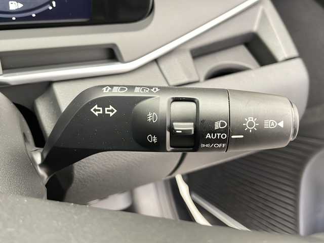 日産 オーラ G FOUR レザーエディション 長野県 2023(令5)年 5.6万km ダークメタルグレー 4WD/寒冷地仕様/純正ナビ/BOSEサウンドシステム/プロパイロット/追従型クルーズコントロール/アラウンドビューモニター/バックカメラ/デジタルインナーミラー/フルセグTV/Bluetooth/USB/HDMI/ビルトインETC/レザーシート/革巻きステアリング/ステアリングスイッチ/ステアリングヒーター/シートヒーター（運転席、助手席）/オートライト/LEDヘッドライト/フォグランプ/オートマチックハイビーム/純正フロアマット/純正アルミホイール/置くだけ充電/電動格納ミラー/ドアバイザー