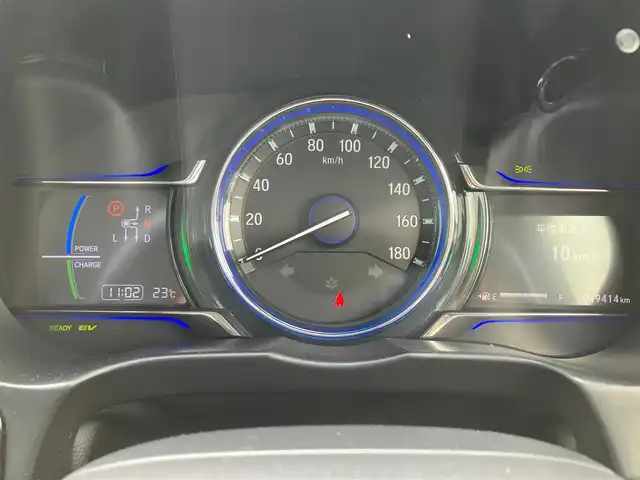ホンダ グレイス ハイブリッド EX 静岡県 2016(平28)年 2万km アラバスターシルバーメタリック エンジンスタートボタン/スマートキー/アイドリングストップ/パワーウィンドウ/パワーステアリング/MTモード付AT/寒冷地仕様/オートエアコン/リアエアコンアウトレット.プラズマクラスター機能付フルオートエアコン/クルーズコントロール/保証書/取扱説明書/記録簿/バックカメラ/純正ナビ（CD.DVD.BT.フルセグ）/D席N席シートヒーター/純正フロアマット/純正アルミホイール/ABS/横滑り防止装置/オートライト/ＬＥＤヘッドライト(ロービーム)＋オートレベリング＋オートライトコントロール/W+サイドエアバック/衝突軽減システム/カーテンエアバック/運転席ハイトアジャスター＆テレスコピック＆チルトステアリング/ＶＳＡ・エマージェンシーストップシグナル/ヒルスタートアシスト/電動格納ドアミラー・ドアミラーウィンカー/オートリトラミラー/【スーパーUVカット】フロントドアガラス＆【IRカット】フロントガラス＆フロントドアガラス/セキュリティアラーム/あんしんパッケージ/コンフォートビューパッケージ/プライバシーガラス＆ソフトプライバシーガラス