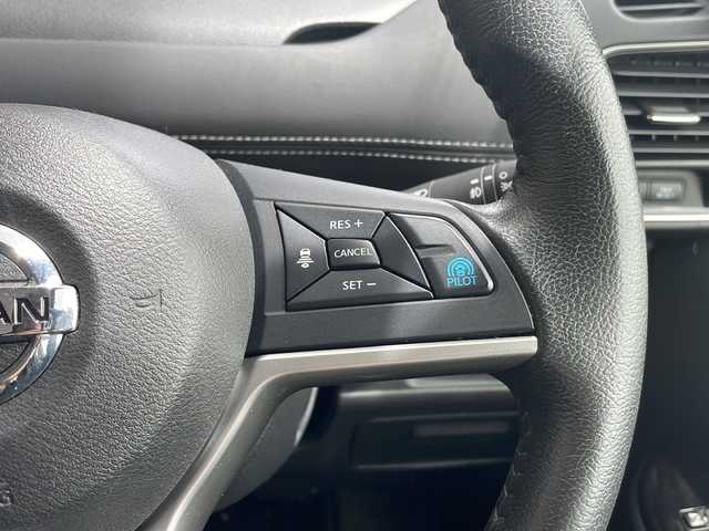 日産 セレナ ハイウェイスター G 愛知県 2016(平28)年 7.5万km インペリアルアンバーP プロパイロット/衝突軽減システム/純正9型ナビ ＳＤカードなし/フリップダウンモニター/全方位カメラ/両側パワースライドドア/クルーズコントロール/フルセグ/CD DVD/Bluetooth/バックカメラ/コーナーセンサー/純正アルミホイール/LEDヘッドライト/インテリジェントミラー/リアオートエアコン/オートライト/ドライブレコーダー/ETC/ステアリングスイッチ/スマートキー/プッシュスタート