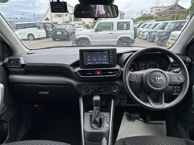 トヨタ ライズ XS 大阪府 2020(令2)年 2.5万km シャイニングホワイトパール ナビ　/地デジ　/Ｂｌｕｅｔｏｏｔｈ　/バックカメラ　/前後ドライブレコーダー　/ＬＥＤヘッドライト　/オートハイビーム　/衝突軽減ブレーキ　/アイドリングストップ　/スマートキー　/ビルトインＥＴＣ　/フロアーマット