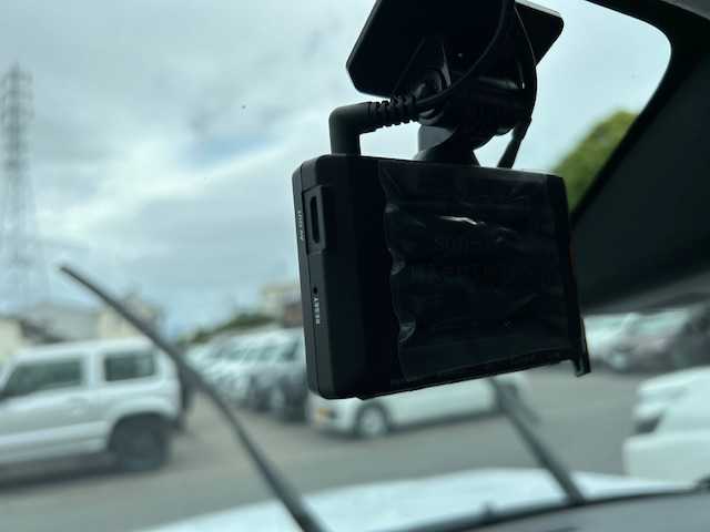 トヨタ ライズ XS 大阪府 2020(令2)年 2.5万km シャイニングホワイトパール ナビ　/地デジ　/Ｂｌｕｅｔｏｏｔｈ　/バックカメラ　/前後ドライブレコーダー　/ＬＥＤヘッドライト　/オートハイビーム　/衝突軽減ブレーキ　/アイドリングストップ　/スマートキー　/ビルトインＥＴＣ　/フロアーマット