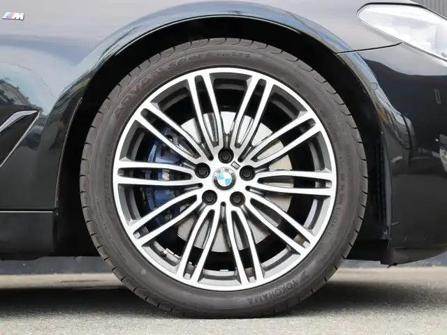 ＢＭＷ ５３０ｉ Mスポーツ 静岡県 2018(平30)年 3.7万km 黒 イノベーションパッケージ/・HUD/・ジェスチャーコントロール/・ワイヤレス充電/純正ナビ/フルセグTV/白革シート/ACC/LKA/BSM/360°カメラ/全席シートヒーター/ドライブレコーダー/パドルシフト