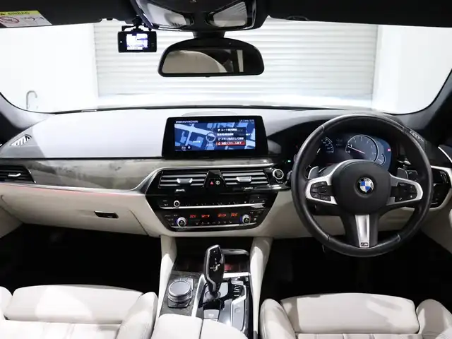 ＢＭＷ ５３０ｉ Mスポーツ 静岡県 2018(平30)年 3.7万km 黒 イノベーションパッケージ/・HUD/・ジェスチャーコントロール/・ワイヤレス充電/純正ナビ/フルセグTV/白革シート/ACC/LKA/BSM/360°カメラ/全席シートヒーター/ドライブレコーダー/パドルシフト