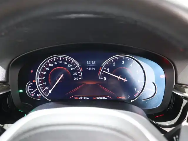 ＢＭＷ ５３０ｉ Mスポーツ 静岡県 2018(平30)年 3.7万km 黒 イノベーションパッケージ/・HUD/・ジェスチャーコントロール/・ワイヤレス充電/純正ナビ/フルセグTV/白革シート/ACC/LKA/BSM/360°カメラ/全席シートヒーター/ドライブレコーダー/パドルシフト
