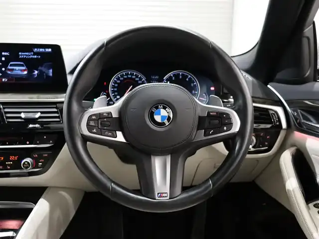 ＢＭＷ ５３０ｉ Mスポーツ 静岡県 2018(平30)年 3.7万km 黒 イノベーションパッケージ/・HUD/・ジェスチャーコントロール/・ワイヤレス充電/純正ナビ/フルセグTV/白革シート/ACC/LKA/BSM/360°カメラ/全席シートヒーター/ドライブレコーダー/パドルシフト