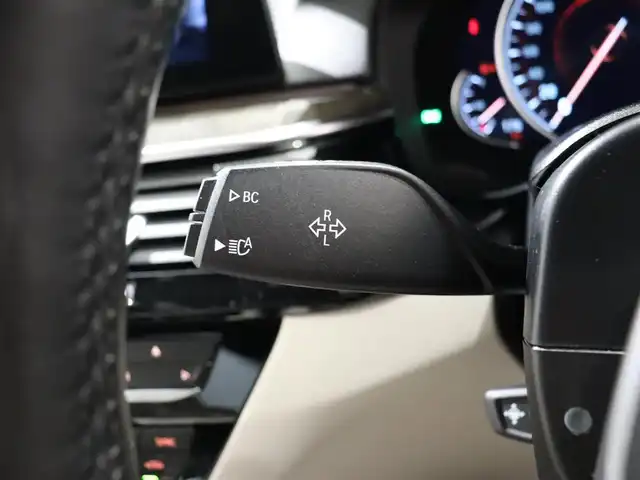 ＢＭＷ ５３０ｉ Mスポーツ 静岡県 2018(平30)年 3.7万km 黒 イノベーションパッケージ/・HUD/・ジェスチャーコントロール/・ワイヤレス充電/純正ナビ/フルセグTV/白革シート/ACC/LKA/BSM/360°カメラ/全席シートヒーター/ドライブレコーダー/パドルシフト