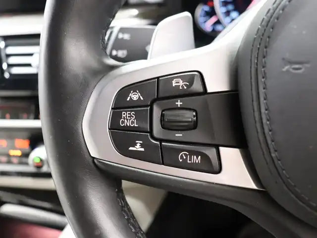 ＢＭＷ ５３０ｉ Mスポーツ 静岡県 2018(平30)年 3.7万km 黒 イノベーションパッケージ/・HUD/・ジェスチャーコントロール/・ワイヤレス充電/純正ナビ/フルセグTV/白革シート/ACC/LKA/BSM/360°カメラ/全席シートヒーター/ドライブレコーダー/パドルシフト