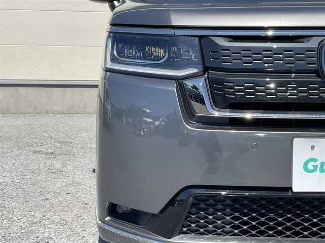 ホンダ ステップワゴン スパーダ eHEV 茨城県 2023(令5)年 1.3万km スーパープラチナグレーメタリック ホンダセンシング/衝突軽減ブレーキ（CMBS）/誤発進抑制機能/後方誤発進抑制機能/近距離衝突軽減ブレーキ/歩行者事故低減ステアリング/路外逸脱抑制機能/渋滞追従機能付アダプティブクルーズコントロール（ACC）/車線維持支援システム（LKAS）/先行車発進お知らせ機能/オートハイビーム/アダプティブドライビングビーム/メーカーOP・SDナビ/両側パワースライドドア/パワーバックドア/ハーフレザーシート/シートヒーター/ETC/電子パーキング/オートホールド機能/ブラインドスポットインフォメーション/LEDオートヘッドライト/全列USBチャージャー/ドライブレコーダー（DRH-229ND）/スパーダ専用16インチアルミホイール