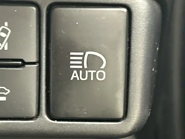 トヨタ アクア G 三重県 2016(平28)年 5.5万km ディープアメジストマイカメタリック 禁煙車/純正9インチナビ/CD/DVD/BT/MSV/フルセグTV/トヨタセーフティセンス/前後ドライブレコーダー/ステアリングリモコン/オートハイビーム/ETC/プッシュスタート/バック・フロントカメラ/スマートキー/スペアキー有り/取扱説明書