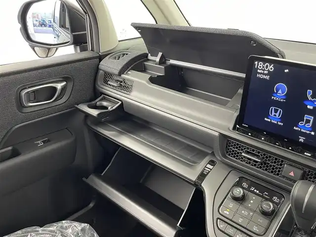 ホンダ ステップワゴン エアー EX 大分県 2025(令7)年 0.1千km クリスタルブラックパール 登録済未使用車/7人乗り/ホンダセンシング/・衝突軽減ブレーキ/・先行車発進お知らせ機能/・歩行者事故低減ステアリング/・路外逸脱抑制機能/・標識認識機能/・渋滞追従機能付アダプティブクルーズコントロール/・車線維持支援システム/・トラフィックジャムアシスト/・ブラインドスポットインフォメーション/・誤発進抑制機能/・後方誤発進抑制機能/・近距離衝突軽減ブレーキ/・急アクセル抑制機能/・パーキングセンサーシステム/・オートハイビーム/純正11.4型ナビ　型式：LXM-247VFLi/・フルセグTV、DVD再生可、BT対応、USB/・AppleCarPlay、AndroidAuto/ステアリングスイッチ/バックカメラ/両側電動スライドドア/パワーテールゲート（メモリー機能付）/前席シートヒーター/2列目オットマン/パドルシフト/横滑り防止装置/電動格納ミラー/オートライト/LEDヘッドライト/LEDフォグ/純正16インチアルミホイール/保証書、取説、スペアキー有り