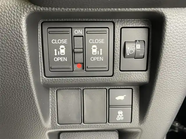 ホンダ ステップワゴン エアー EX 大分県 2025(令7)年 0.1千km クリスタルブラックパール 登録済未使用車/7人乗り/ホンダセンシング/・衝突軽減ブレーキ/・先行車発進お知らせ機能/・歩行者事故低減ステアリング/・路外逸脱抑制機能/・標識認識機能/・渋滞追従機能付アダプティブクルーズコントロール/・車線維持支援システム/・トラフィックジャムアシスト/・ブラインドスポットインフォメーション/・誤発進抑制機能/・後方誤発進抑制機能/・近距離衝突軽減ブレーキ/・急アクセル抑制機能/・パーキングセンサーシステム/・オートハイビーム/純正11.4型ナビ　型式：LXM-247VFLi/・フルセグTV、DVD再生可、BT対応、USB/・AppleCarPlay、AndroidAuto/ステアリングスイッチ/バックカメラ/両側電動スライドドア/パワーテールゲート（メモリー機能付）/前席シートヒーター/2列目オットマン/パドルシフト/横滑り防止装置/電動格納ミラー/オートライト/LEDヘッドライト/LEDフォグ/純正16インチアルミホイール/保証書、取説、スペアキー有り