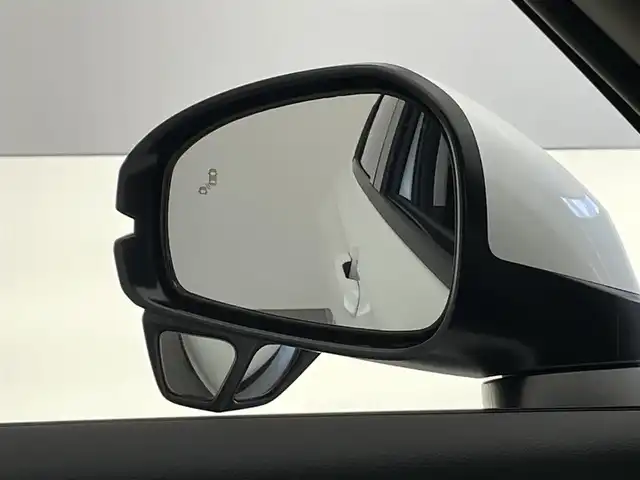 ホンダ ヴェゼル ハイブリッド e:HEV Z 愛知県 2025(令7)年 0.1万km未満 プラチナホワイトパール 純９型ナビ　フルセグＴＶ　Ｂｌｕｅｔｏｏｔｈ　バックカメラ　ホンダセンシング　ワイヤレス充電　ＥＴＣ２．０　後退出庫サポート　衝突軽減　追従クルコン　シートヒーター　ＢＳＭ　パワーバックドア　禁煙車/e:HEV Z　3VC4AG3　Honda CONNECTディスプレー+ETC2.0車載器+ワイヤレス充電器(220/000)