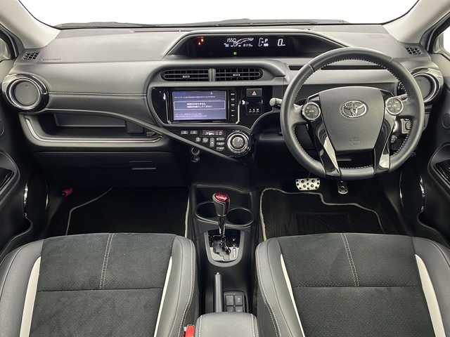トヨタ アクア G G’s 栃木県 2015(平27)年 8.2万km ライムホワイトパールクリスタルシャイン 純正SDナビ/　Bluetooth/フルセグTV/CD/DVD/SD/DS/AM/FM/バックカメラ/クルーズコントロール/ETC/G’s純正フルエアロ/専用フロントシート/本革巻きステアリング/LEDヘッドライト/LEDフォグランプ/ドアバイザー/純正17インチアルミホイール/スマートキー×2本/取扱説明書