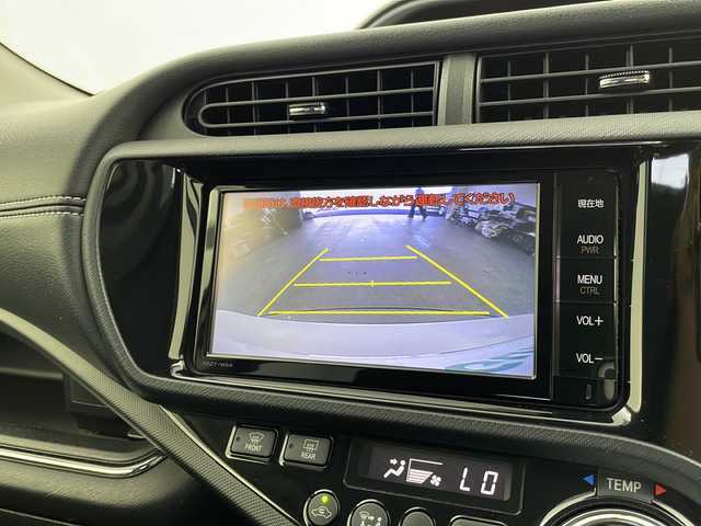 トヨタ アクア G G’s 栃木県 2015(平27)年 8.2万km ライムホワイトパールクリスタルシャイン 純正SDナビ/　Bluetooth/フルセグTV/CD/DVD/SD/DS/AM/FM/バックカメラ/クルーズコントロール/ETC/G’s純正フルエアロ/専用フロントシート/本革巻きステアリング/LEDヘッドライト/LEDフォグランプ/ドアバイザー/純正17インチアルミホイール/スマートキー×2本/取扱説明書