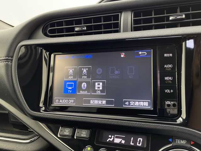 トヨタ アクア G G’s 栃木県 2015(平27)年 8.2万km ライムホワイトパールクリスタルシャイン 純正SDナビ/　Bluetooth/フルセグTV/CD/DVD/SD/DS/AM/FM/バックカメラ/クルーズコントロール/ETC/G’s純正フルエアロ/専用フロントシート/本革巻きステアリング/LEDヘッドライト/LEDフォグランプ/ドアバイザー/純正17インチアルミホイール/スマートキー×2本/取扱説明書