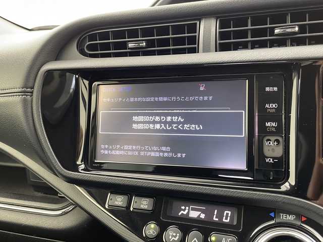 トヨタ アクア G G’s 栃木県 2015(平27)年 8.2万km ライムホワイトパールクリスタルシャイン 純正SDナビ/　Bluetooth/フルセグTV/CD/DVD/SD/DS/AM/FM/バックカメラ/クルーズコントロール/ETC/G’s純正フルエアロ/専用フロントシート/本革巻きステアリング/LEDヘッドライト/LEDフォグランプ/ドアバイザー/純正17インチアルミホイール/スマートキー×2本/取扱説明書