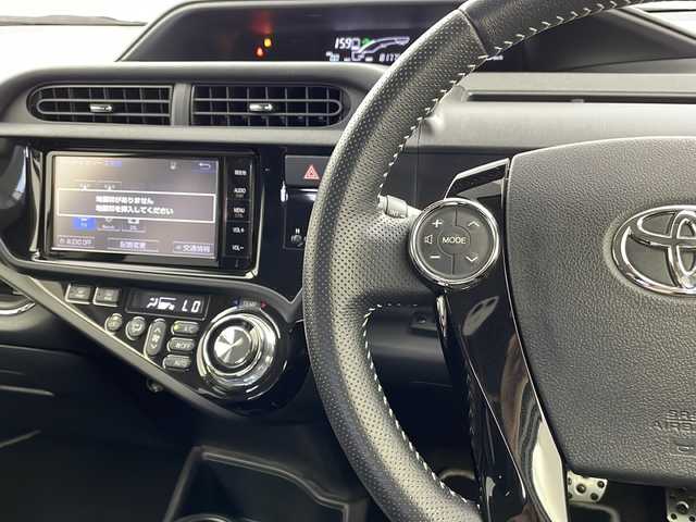 トヨタ アクア G G’s 栃木県 2015(平27)年 8.2万km ライムホワイトパールクリスタルシャイン 純正SDナビ/　Bluetooth/フルセグTV/CD/DVD/SD/DS/AM/FM/バックカメラ/クルーズコントロール/ETC/G’s純正フルエアロ/専用フロントシート/本革巻きステアリング/LEDヘッドライト/LEDフォグランプ/ドアバイザー/純正17インチアルミホイール/スマートキー×2本/取扱説明書