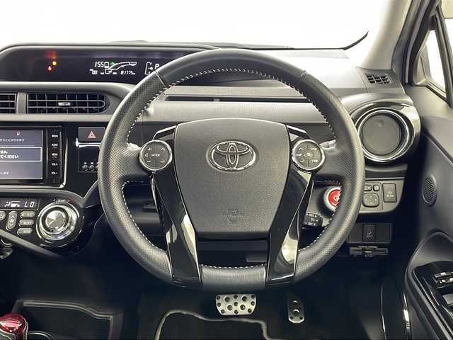 トヨタ アクア G G’s 栃木県 2015(平27)年 8.2万km ライムホワイトパールクリスタルシャイン 純正SDナビ/　Bluetooth/フルセグTV/CD/DVD/SD/DS/AM/FM/バックカメラ/クルーズコントロール/ETC/G’s純正フルエアロ/専用フロントシート/本革巻きステアリング/LEDヘッドライト/LEDフォグランプ/ドアバイザー/純正17インチアルミホイール/スマートキー×2本/取扱説明書