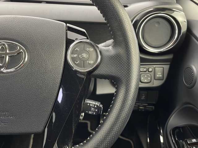 トヨタ アクア G G’s 栃木県 2015(平27)年 8.2万km ライムホワイトパールクリスタルシャイン 純正SDナビ/　Bluetooth/フルセグTV/CD/DVD/SD/DS/AM/FM/バックカメラ/クルーズコントロール/ETC/G’s純正フルエアロ/専用フロントシート/本革巻きステアリング/LEDヘッドライト/LEDフォグランプ/ドアバイザー/純正17インチアルミホイール/スマートキー×2本/取扱説明書