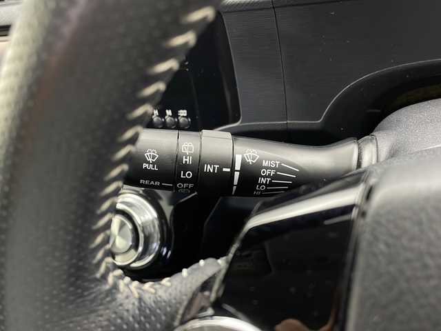 トヨタ アクア G G’s 栃木県 2015(平27)年 8.2万km ライムホワイトパールクリスタルシャイン 純正SDナビ/　Bluetooth/フルセグTV/CD/DVD/SD/DS/AM/FM/バックカメラ/クルーズコントロール/ETC/G’s純正フルエアロ/専用フロントシート/本革巻きステアリング/LEDヘッドライト/LEDフォグランプ/ドアバイザー/純正17インチアルミホイール/スマートキー×2本/取扱説明書