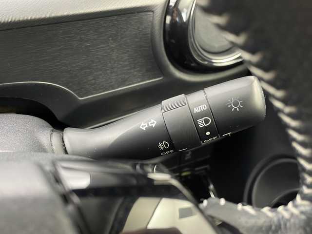 トヨタ アクア G G’s 栃木県 2015(平27)年 8.2万km ライムホワイトパールクリスタルシャイン 純正SDナビ/　Bluetooth/フルセグTV/CD/DVD/SD/DS/AM/FM/バックカメラ/クルーズコントロール/ETC/G’s純正フルエアロ/専用フロントシート/本革巻きステアリング/LEDヘッドライト/LEDフォグランプ/ドアバイザー/純正17インチアルミホイール/スマートキー×2本/取扱説明書