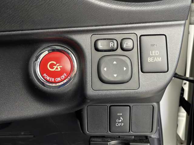 トヨタ アクア G G’s 栃木県 2015(平27)年 8.2万km ライムホワイトパールクリスタルシャイン 純正SDナビ/　Bluetooth/フルセグTV/CD/DVD/SD/DS/AM/FM/バックカメラ/クルーズコントロール/ETC/G’s純正フルエアロ/専用フロントシート/本革巻きステアリング/LEDヘッドライト/LEDフォグランプ/ドアバイザー/純正17インチアルミホイール/スマートキー×2本/取扱説明書