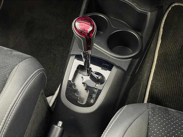 トヨタ アクア G G’s 栃木県 2015(平27)年 8.2万km ライムホワイトパールクリスタルシャイン 純正SDナビ/　Bluetooth/フルセグTV/CD/DVD/SD/DS/AM/FM/バックカメラ/クルーズコントロール/ETC/G’s純正フルエアロ/専用フロントシート/本革巻きステアリング/LEDヘッドライト/LEDフォグランプ/ドアバイザー/純正17インチアルミホイール/スマートキー×2本/取扱説明書