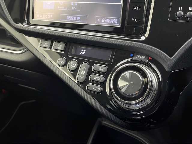 トヨタ アクア G G’s 栃木県 2015(平27)年 8.2万km ライムホワイトパールクリスタルシャイン 純正SDナビ/　Bluetooth/フルセグTV/CD/DVD/SD/DS/AM/FM/バックカメラ/クルーズコントロール/ETC/G’s純正フルエアロ/専用フロントシート/本革巻きステアリング/LEDヘッドライト/LEDフォグランプ/ドアバイザー/純正17インチアルミホイール/スマートキー×2本/取扱説明書